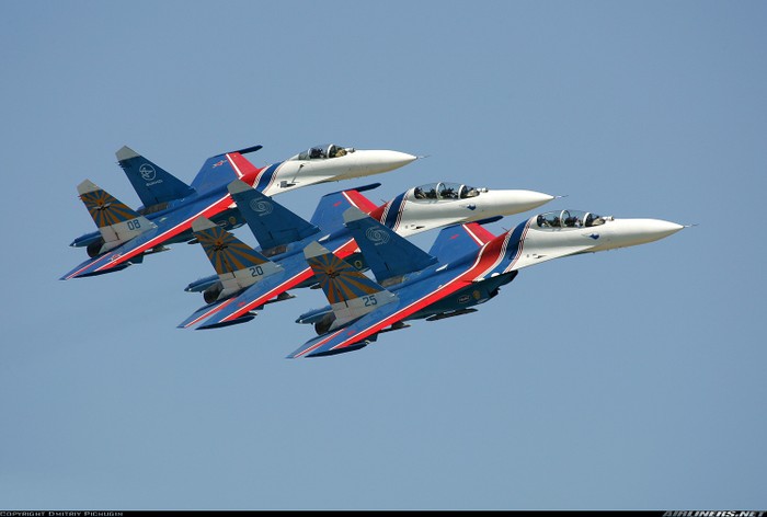 Su-27 của phi đội các Hiệp sỹ Nga